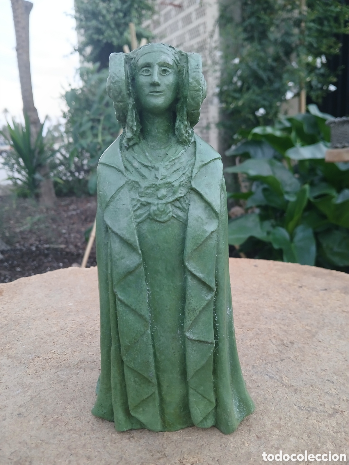 Arte: ESCULTURA DE METAL VIDRIADO SIMILAR A DAMA DE ELCHE O GUARDAMAR, FIRMADA.
