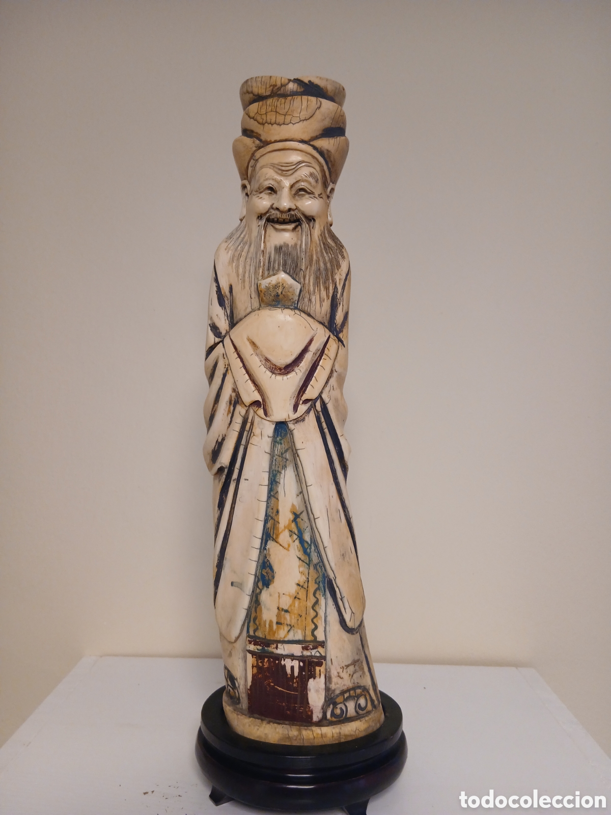 Arte: Figura tallada antigua asi&aacute;tica. 34 cm