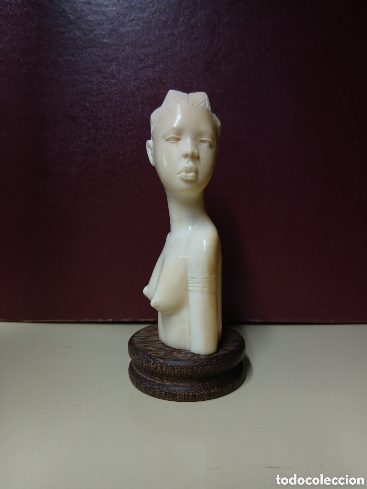 Arte: Escultura marfil. Firmada