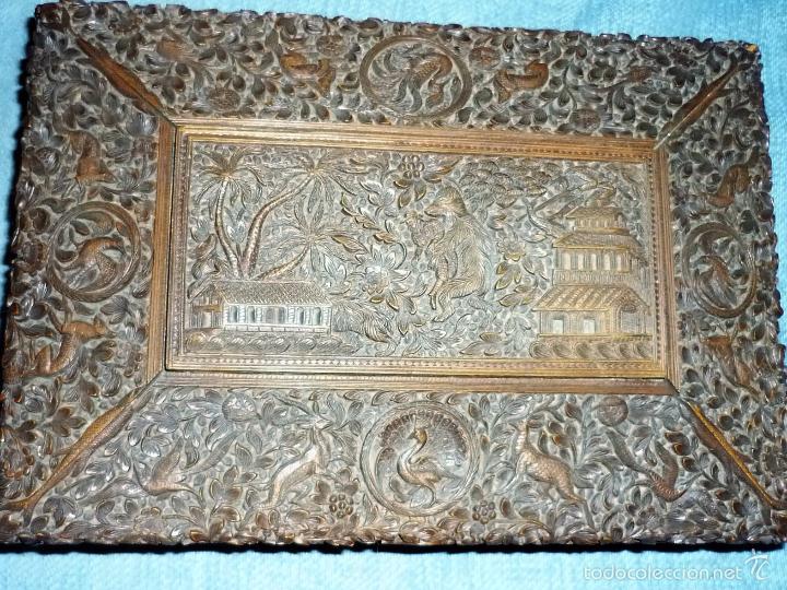 Arte: Caja tallada representando la caza del oso - Foto 1