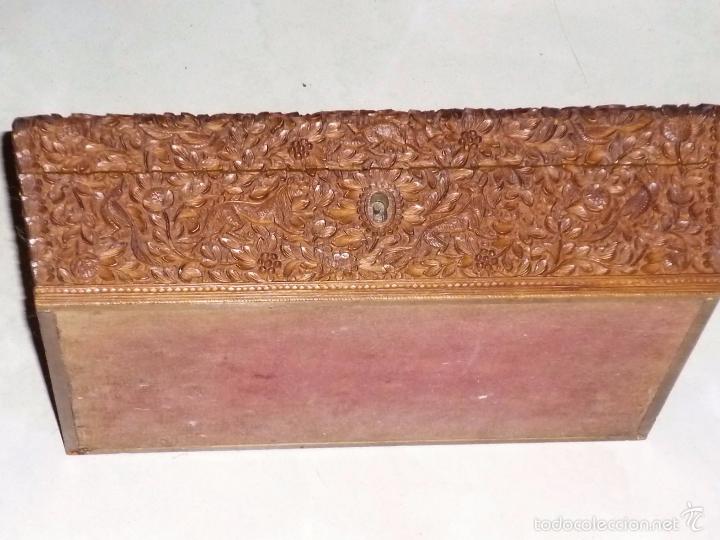 Arte: Caja tallada representando la caza del oso - Foto 9