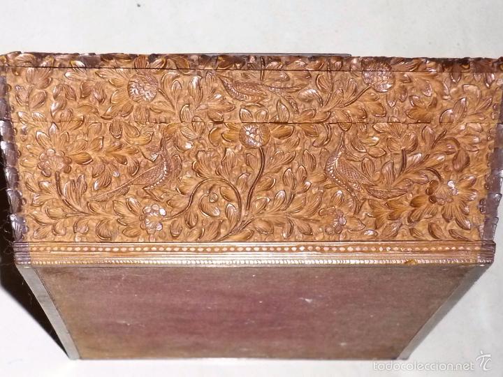 Arte: Caja tallada representando la caza del oso - Foto 12
