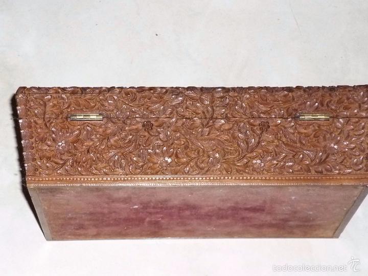 Arte: Caja tallada representando la caza del oso - Foto 14