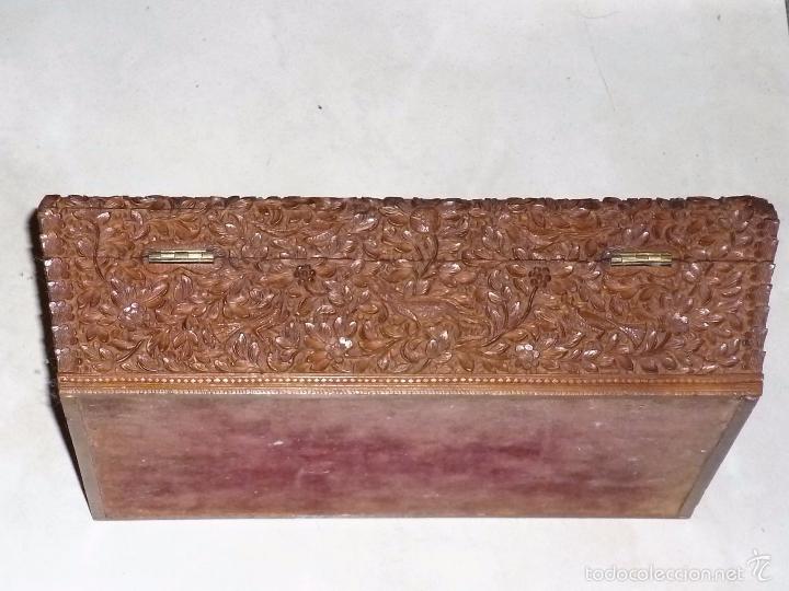 Arte: Caja tallada representando la caza del oso - Foto 15