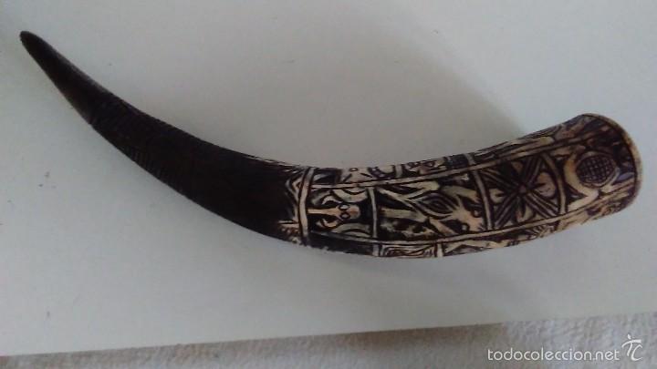 Arte: Asta de rumiante tallada - Foto 1