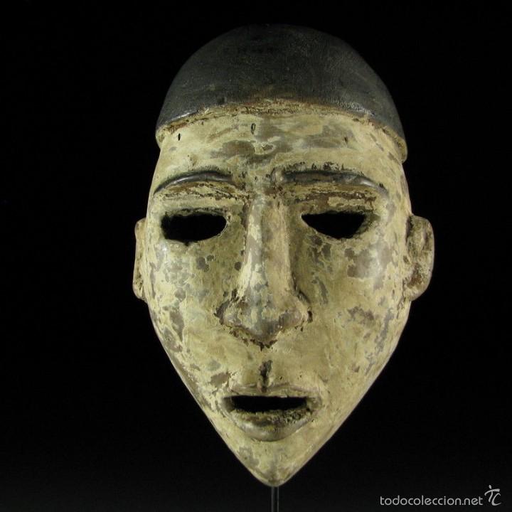 Arte: Antigua m&aacute;scara Bakongo, Congo. - Foto 1
