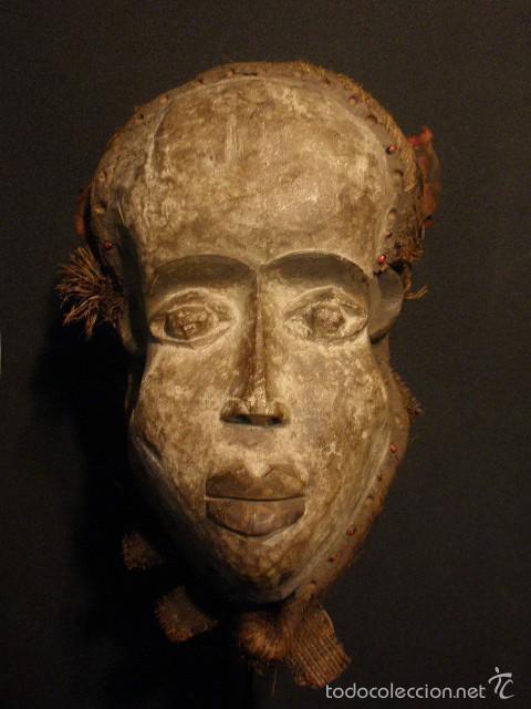 Arte: Antigua m&aacute;scara Bakongo, Congo. - Foto 1