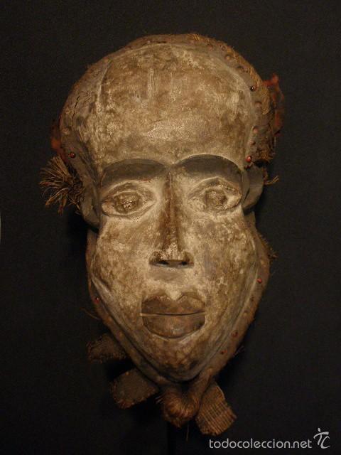 Arte: Antigua m&aacute;scara Bakongo, Congo. - Foto 2