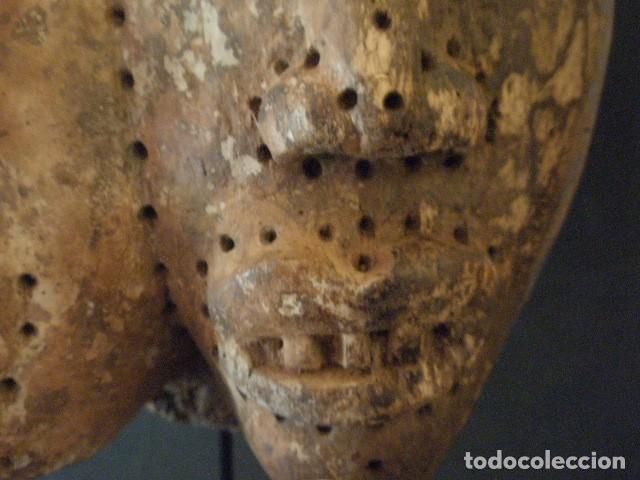 Arte: Antigua m&aacute;scara Bakongo, Congo. - Foto 13