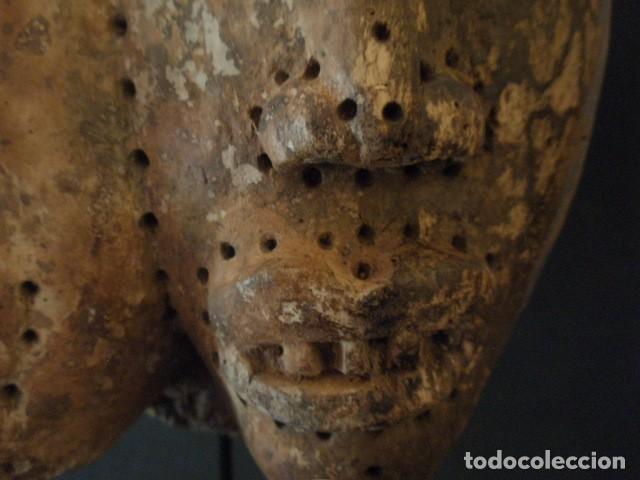 Arte: Antigua m&aacute;scara Bakongo, Congo. - Foto 14