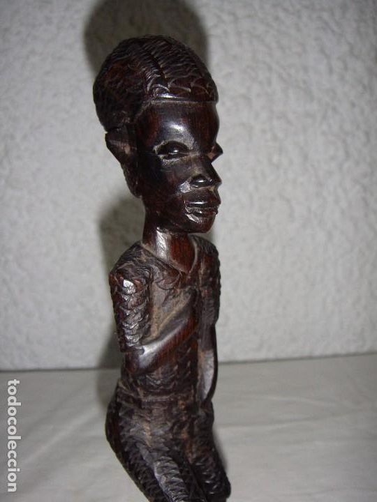 Arte: Figura africana antropomorfa &middot; Madera tallada &middot; Arte &eacute;tnico
