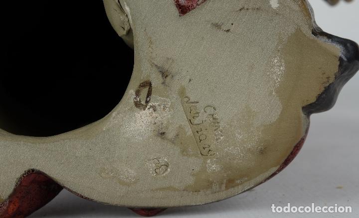 Arte: Personaje oriental en gres esmaltado con firma en la base - Foto 7