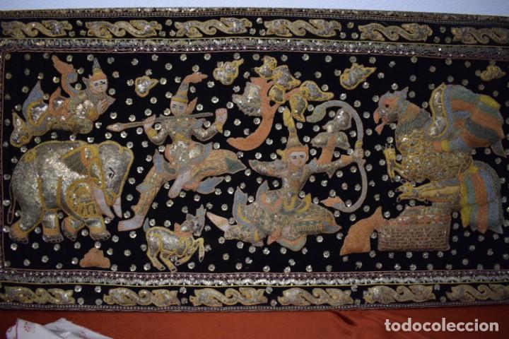 Arte: Antiguo Cuadro tapiz mitológico bordado en hilos plata y lentejuelas. - Foto 2 - 147942418