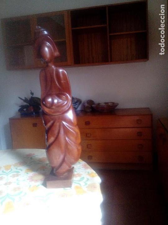 Arte: Escultura en madera - La madre - Foto 1