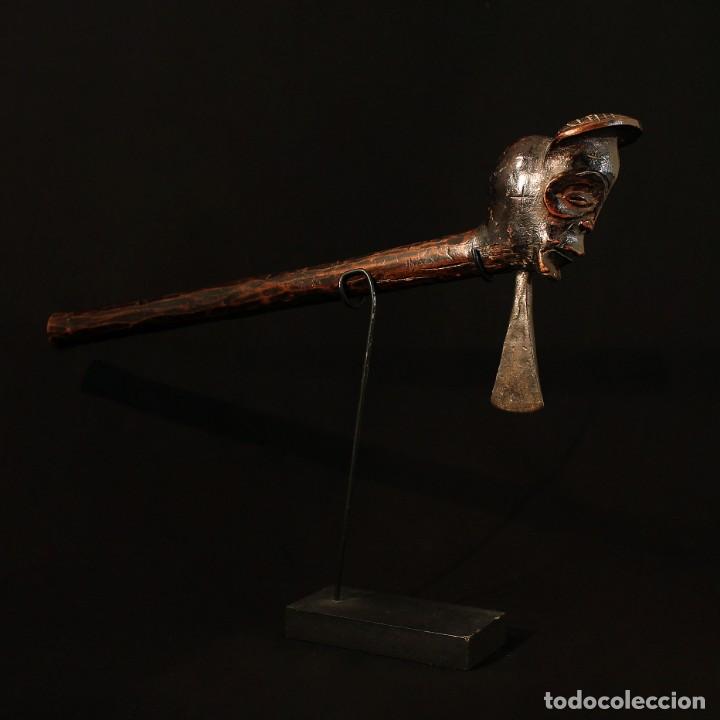 Arte: Hacha de prestigio Tchokwe. - Foto 1