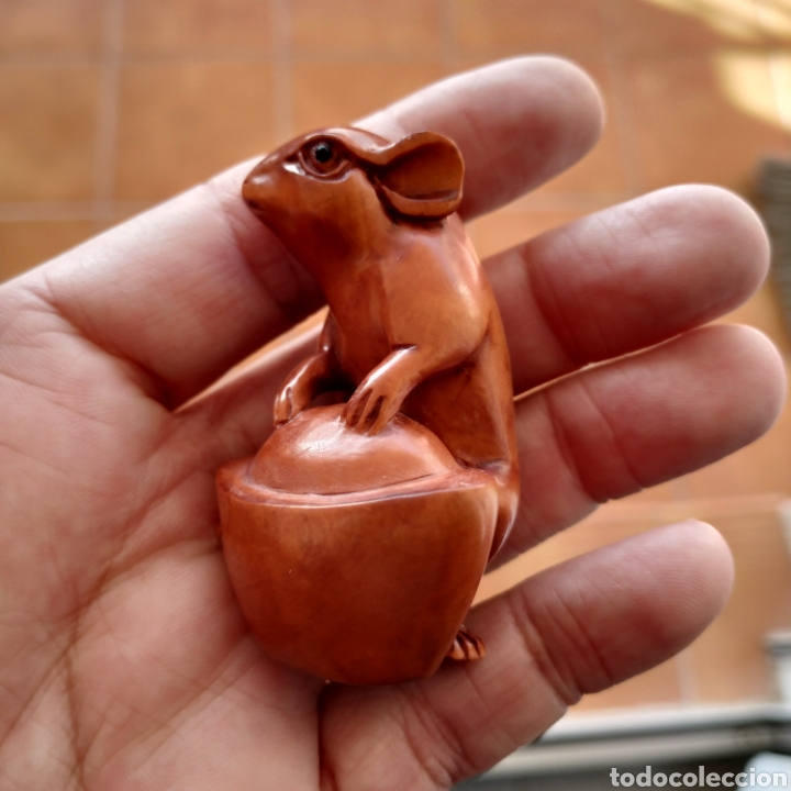 Arte: Antiguo netsuke japon&eacute;s de madera, raton con moneda - Foto 1