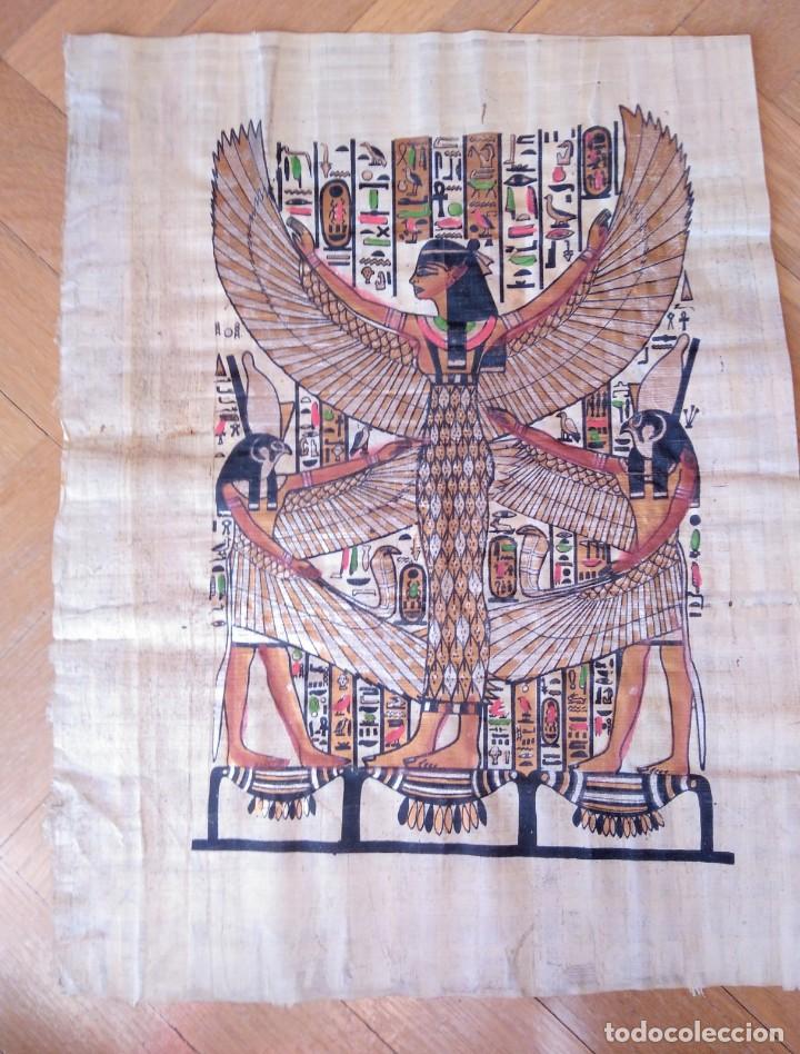 Arte: Papiro con dibujo de Isis Alada. - Foto 1