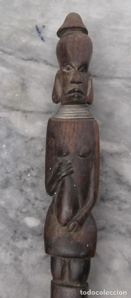 Arte: cuchara africana de madera tallada - Foto 1