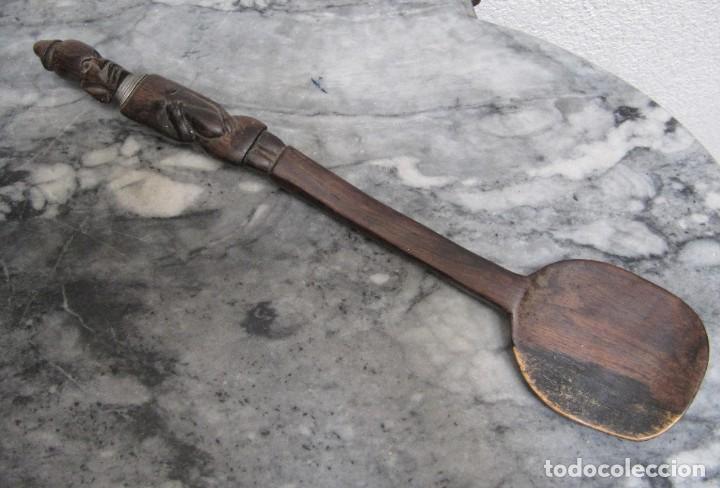 Arte: cuchara africana de madera tallada - Foto 2