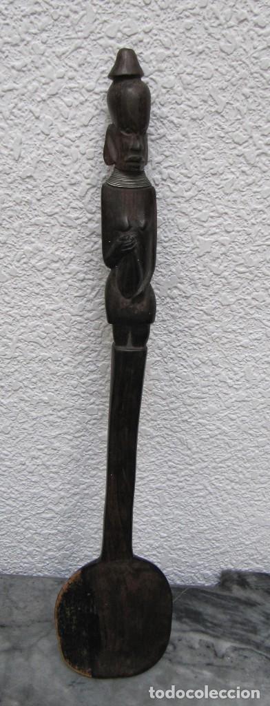 Arte: cuchara africana de madera tallada - Foto 3