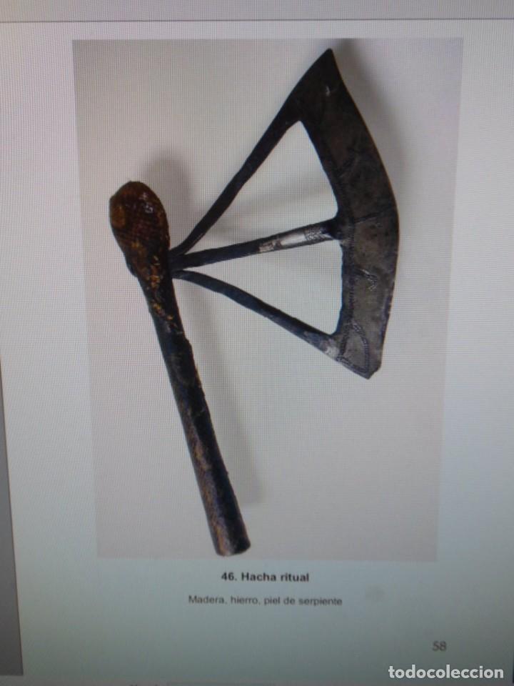 Arte: ARTE &Eacute;TNICO AFRICANO. HACHA SONGYE SOBRE STAND. NO ARMA. MONEDA INTERCAMBIO. CONGO. &Aacute;FRICA.