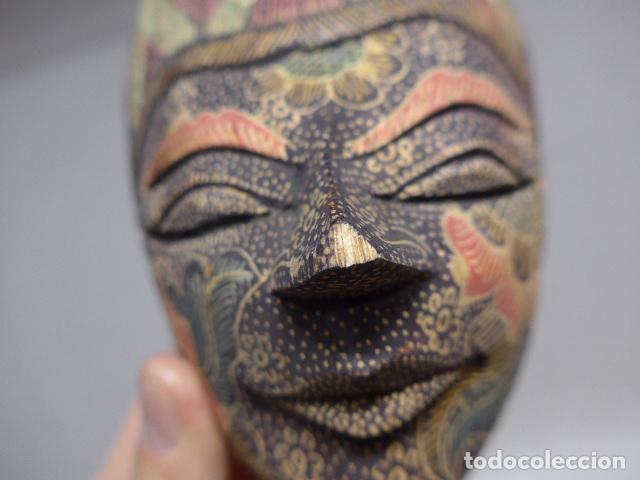 Arte: Antigua mascara asiatica oriental de Java, de madera tallada, original - Foto 3