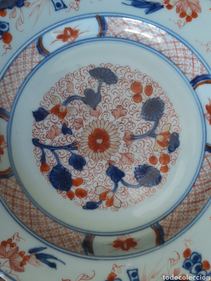 Arte: Plato Imari del siglo 18 - Foto 2