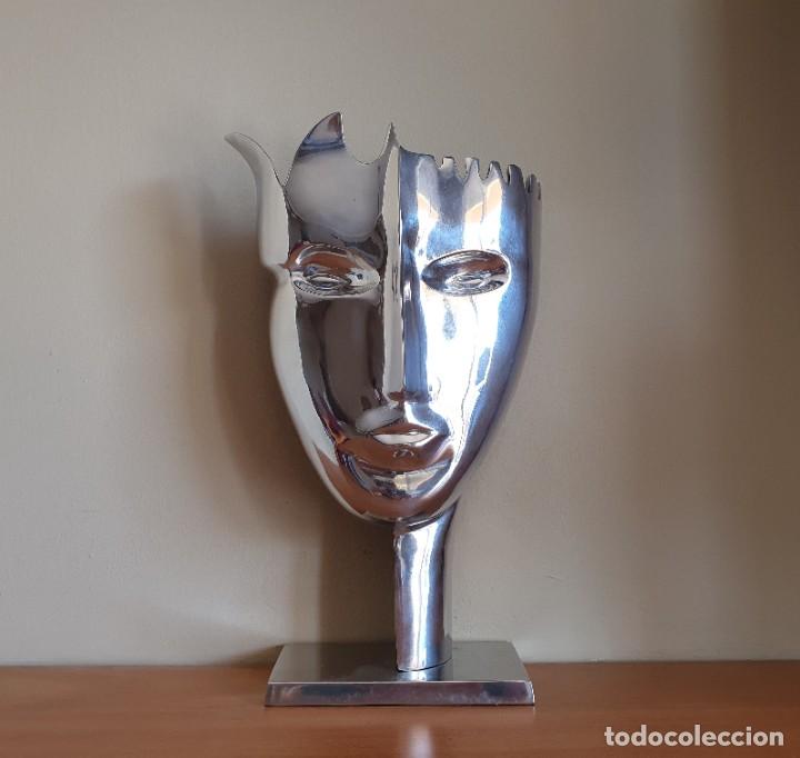 Arte: Espectacular máscara de diseño sofisticado tipo Dalí en metal plateado . - Foto 3 - 264536824