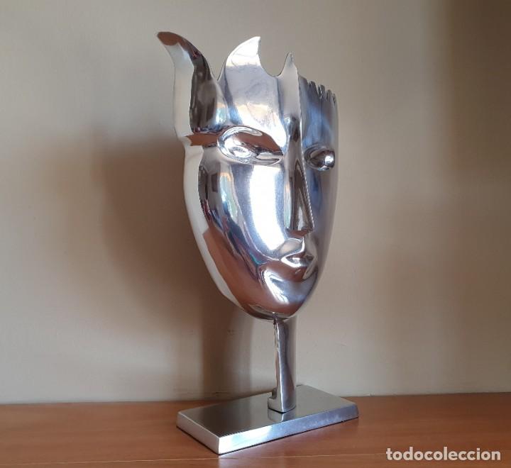 Arte: Espectacular máscara de diseño sofisticado tipo Dalí en metal plateado . - Foto 4 - 264536824