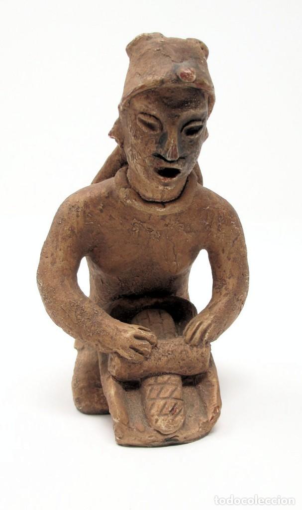 Art: Figura de Mujer maya o Azteca trabajando. Reproducci&oacute;n en resina de calidad