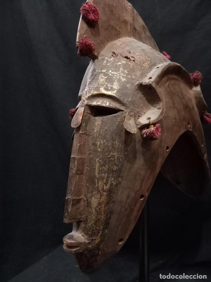 Arte: M&aacute;scara 2 caras Marka Mali - Foto 2