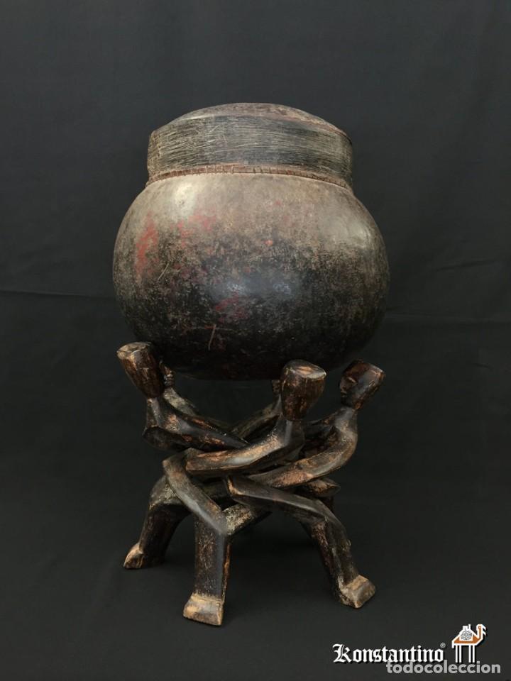 Arte: Olla de la etnia Yombe en el Congo - Foto 1