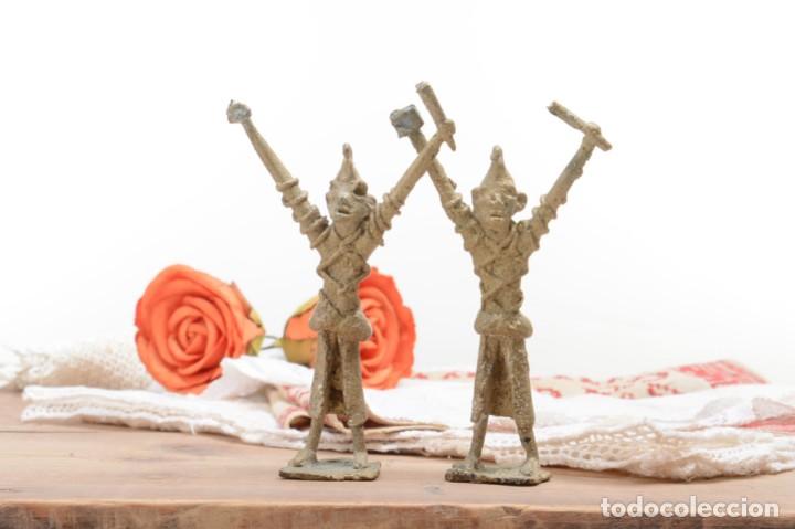 Arte: Par de figuras de lat&oacute;n Ashanti - Foto 2
