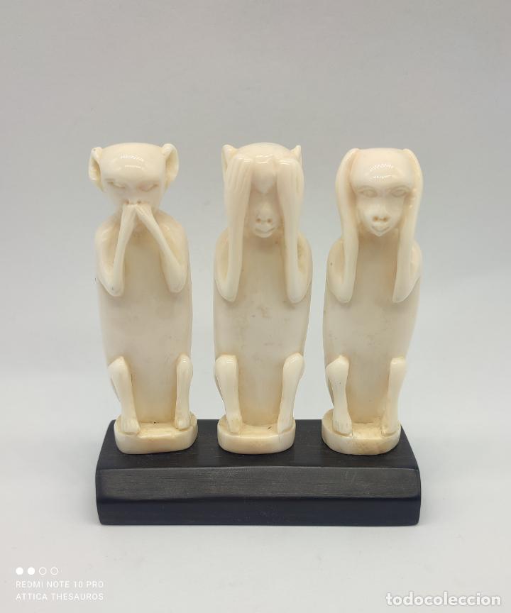 Arte: Escultura antigua art decó ( Los tres monos japoneses de la sabiduría ), en marfil y peana de ébano - Foto 5 - 293937668
