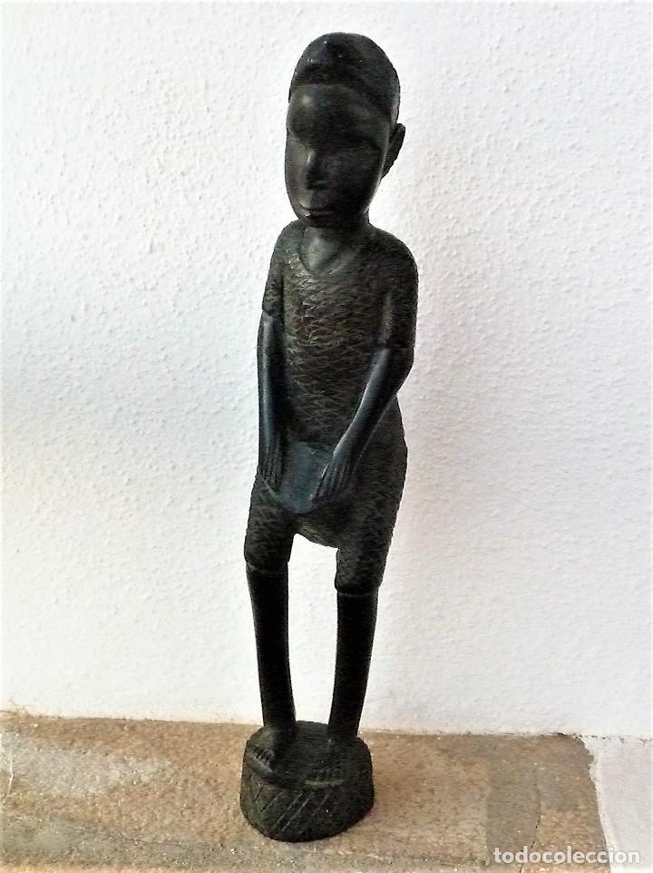Arte: Figura africana tocando tambor - Foto 4