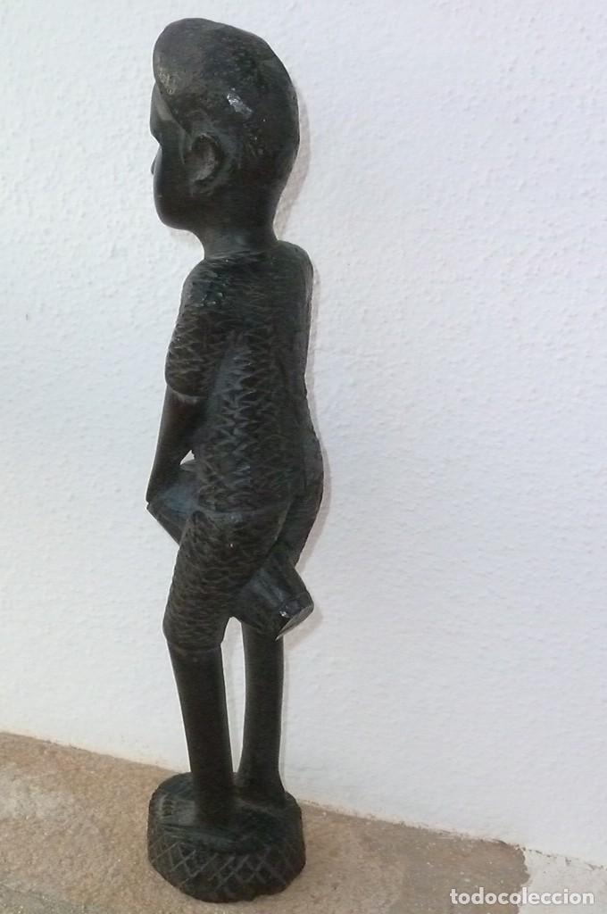Arte: Figura africana tocando tambor - Foto 6