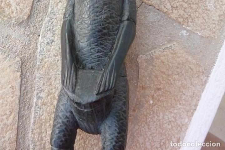 Arte: Figura africana tocando tambor - Foto 10