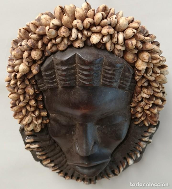Arte: M&aacute;scara Dan en Madera y Conchas - Foto 5
