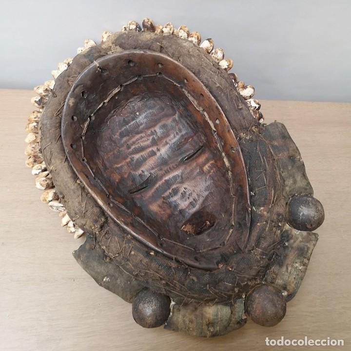 Arte: M&aacute;scara Dan en Madera y Conchas - Foto 6