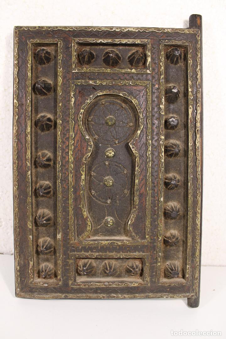 Arte: antigua puerta buda - Foto 1