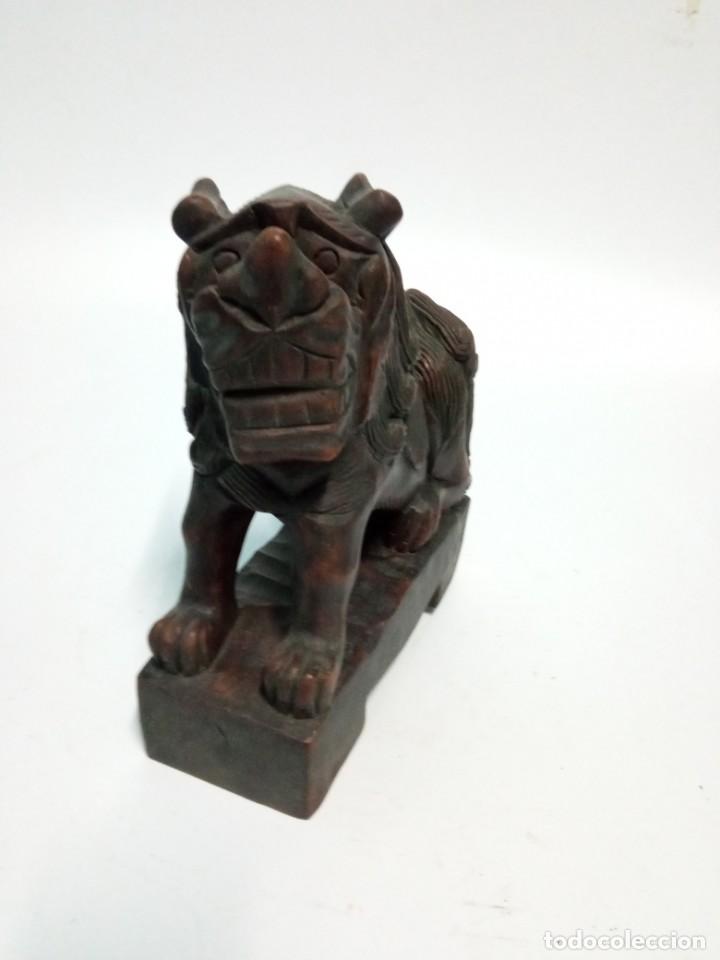 Arte: Preciosa talla de madera de Perro Foo, Le&oacute;n Fu - Foto 3