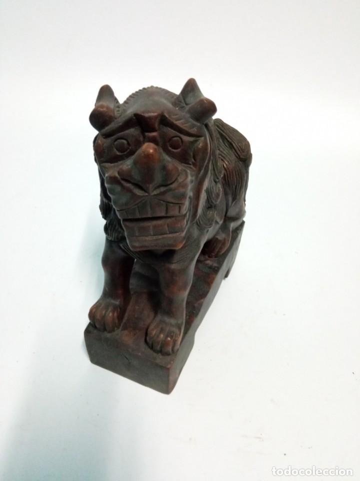 Arte: Preciosa talla de madera de Perro Foo, Le&oacute;n Fu - Foto 4