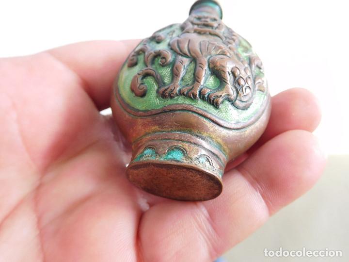 Arte: Snuff bottle antiguo de cobre y esmalte - Foto 12