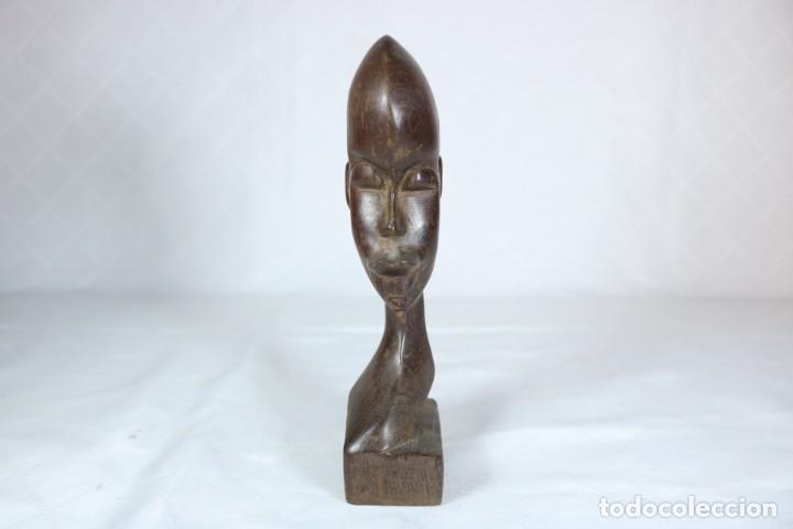 Arte: Curioso busto balines en madera tallada - Foto 1
