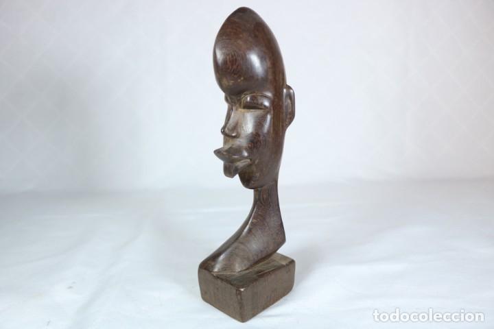 Arte: Curioso busto balines en madera tallada - Foto 2