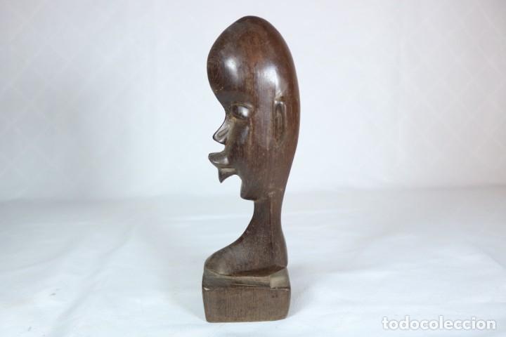 Arte: Curioso busto balines en madera tallada - Foto 3