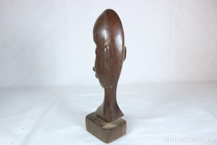 Arte: Curioso busto balines en madera tallada - Foto 4