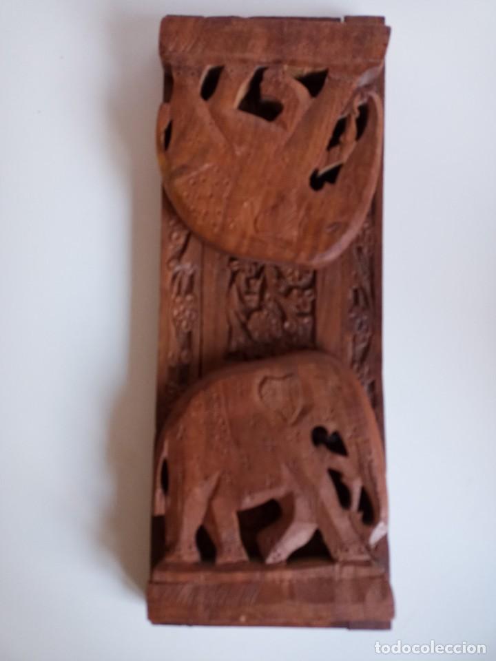 Arte: Sujetalibros extensible de madera labrada. Oriental - Foto 10