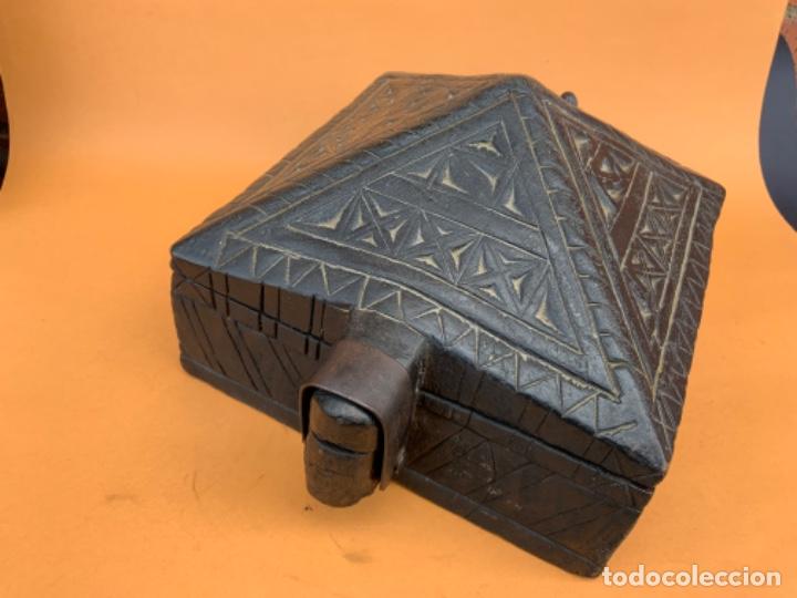 Arte: Bindi box ( caja de bindi ) hind&uacute;. Madera. - Foto 1