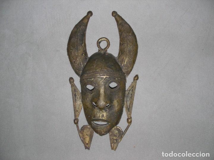Arte: M&Aacute;SCARA DE METAL - Foto 1